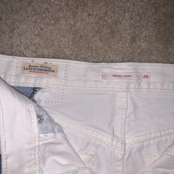 levi shorts - Picture 4 of 4